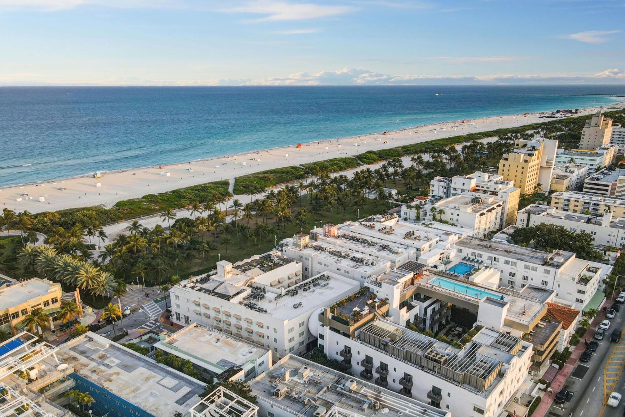 Deco Beachside Apt, W/2 Queen Beds, Washer/Dryer Miami Beach Exterior photo