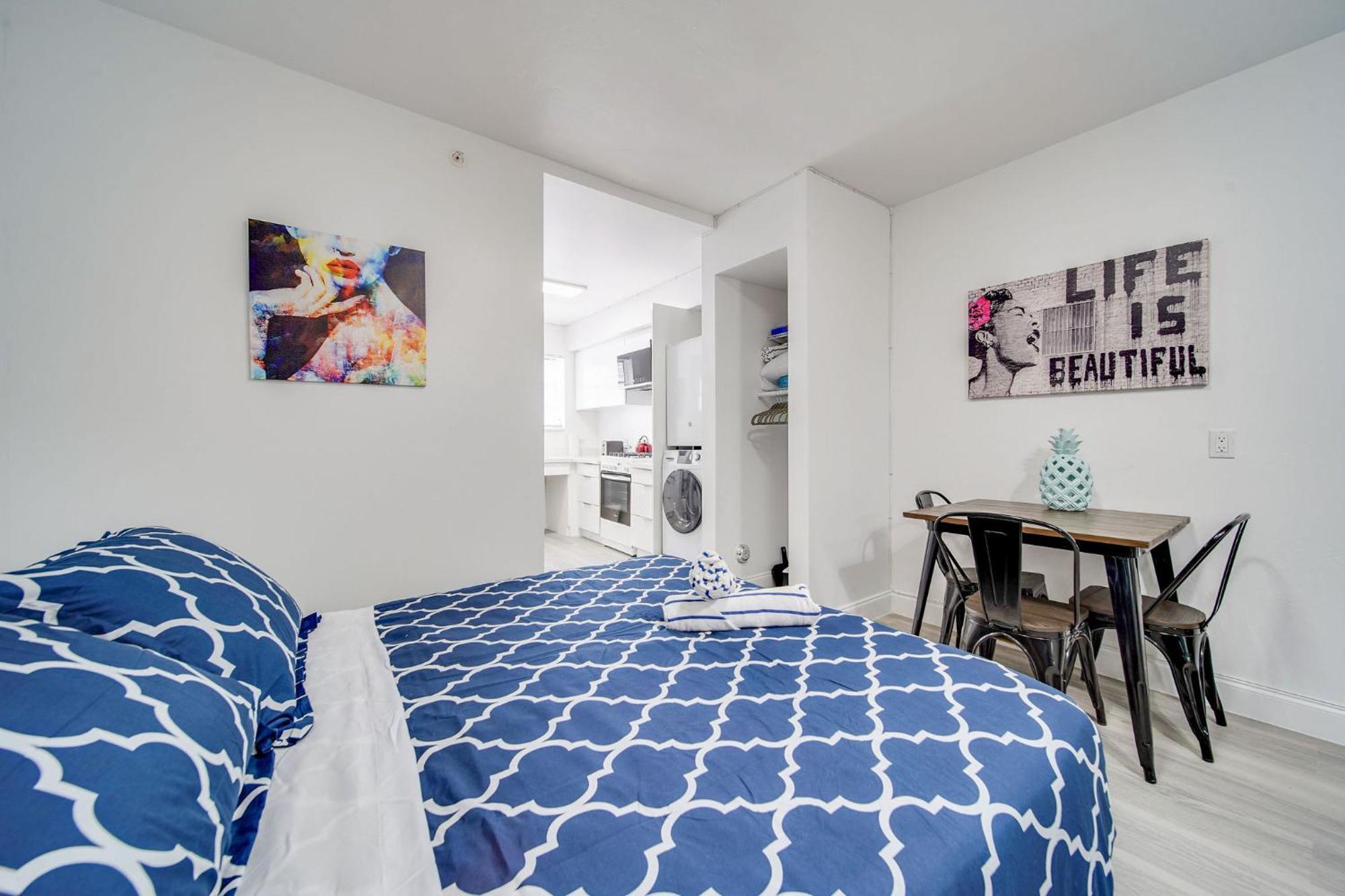 Deco Beachside Apt, W/2 Queen Beds, Washer/Dryer Miami Beach Exterior photo