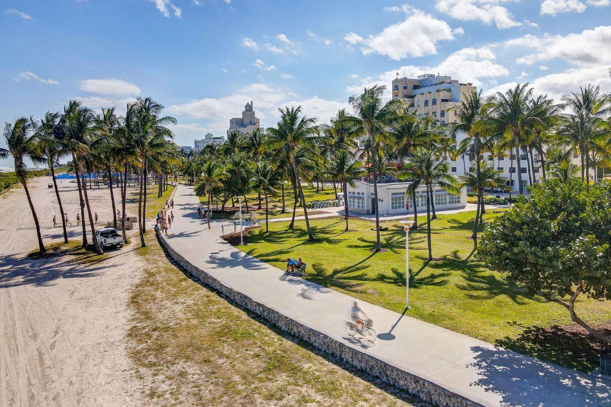 Deco Beachside Apt, W/2 Queen Beds, Washer/Dryer Miami Beach Exterior photo